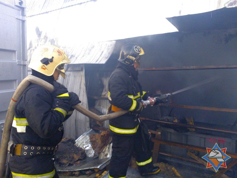 В процессе пожара на складе в Бресте сгорели станки, погрузчики